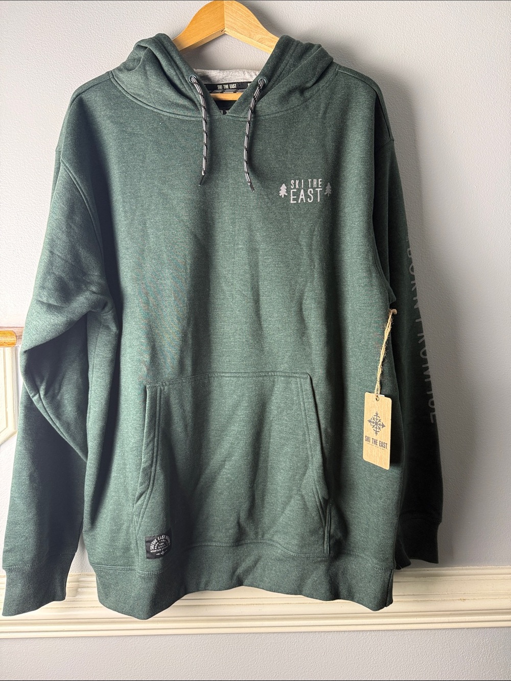 Ski The East Men's Evergreen Pullover Hoodie